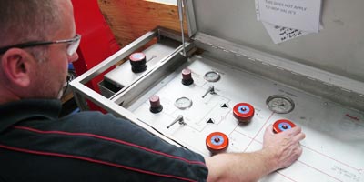 Vertical and Horizontal Pressure Testing of Drilling Tools